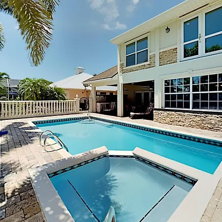 Caloosahatchee Getaway